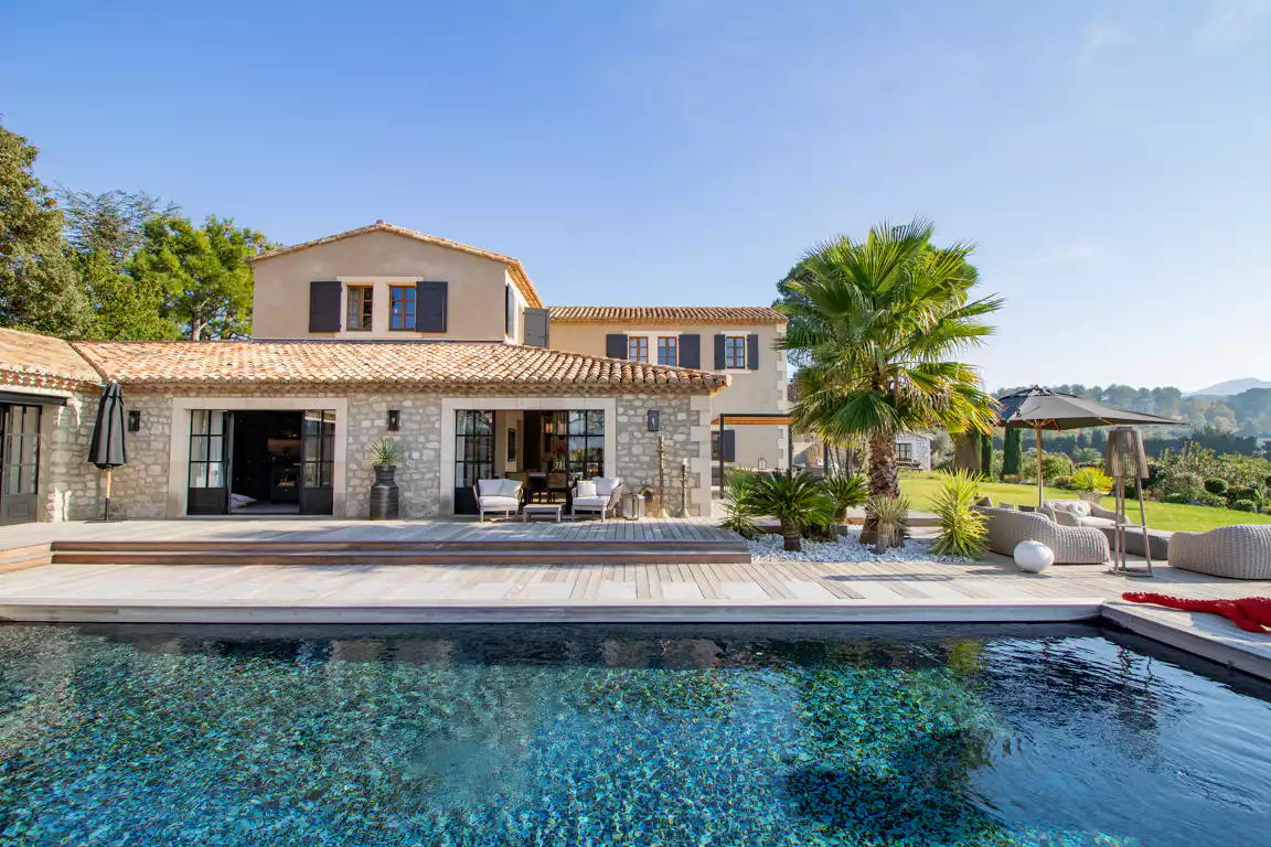 Discover Tranquility and Elegance: luxury-villas-in-provence-with-le-collectionist